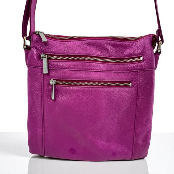 Danier Magenta Leather Crossbody Bag – Medium Zip Pocket Shoulder Purse - Picture 6 of 14